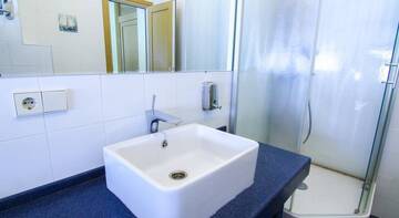 Фото номера Двухместный номер с 1 кроватью Гостиница Ethnomir Hostel Kruiz г. Петрово 3